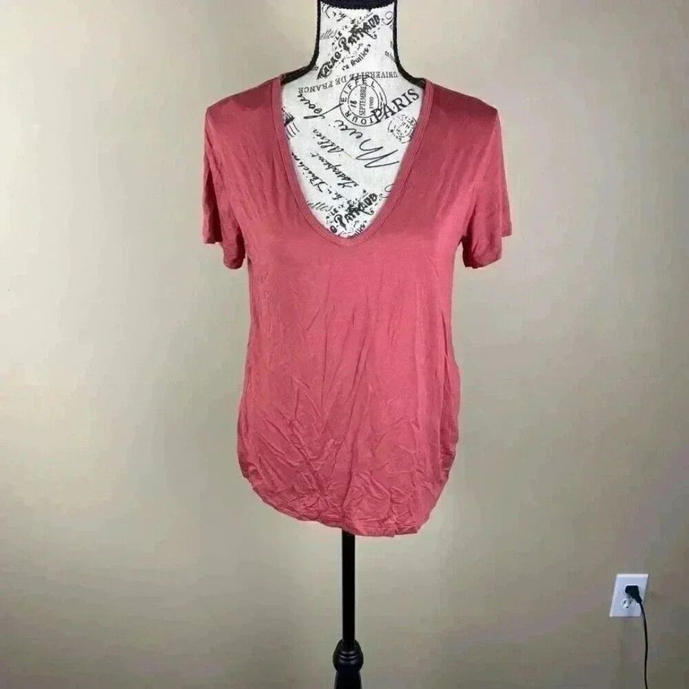 3/$25 Bundle of Women's Tee shirt-size XS - Picture 7 of 8